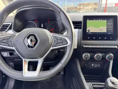 Renault Clio 2023 - 15500 EUR, 136000 km - AUTO.MOTO.pt - 136000km - foto 16 de 17