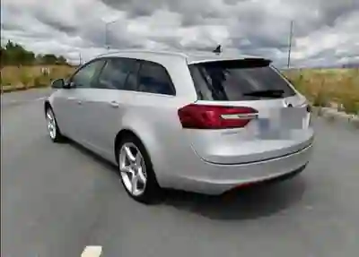 Opel INSIGNIA SPORTS TOURER SW 2015 — foto 4 de 11