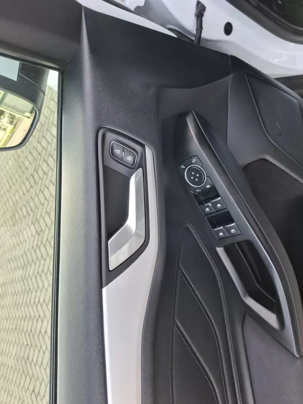 Ford Focus 2019 - 15500 EUR, 119500 km - AUTO.MOTO.pt - 119500km - foto 16 de 30