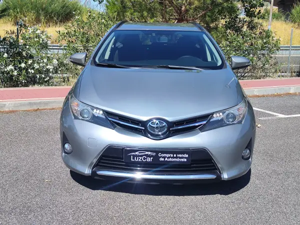 Toyota Auris Touring Sports 2015 - 11480 EUR, 229000 km - AUTO.MOTO.pt - 229000km - foto 3 de 39