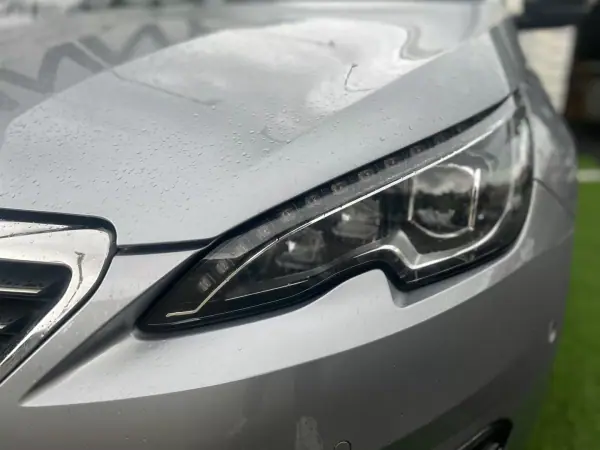 Peugeot 308 2016 - 15900 EUR, 150000 km - AUTO.MOTO.pt - 150000km - foto 6 de 20