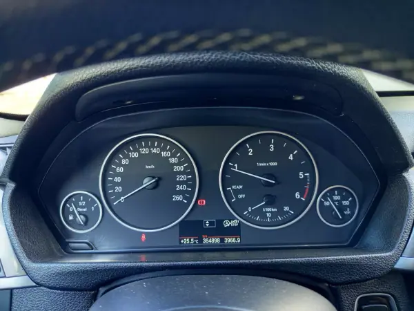 BMW 320 2014 - 11490 EUR, 365000 km - 365000km - foto 16 de 20