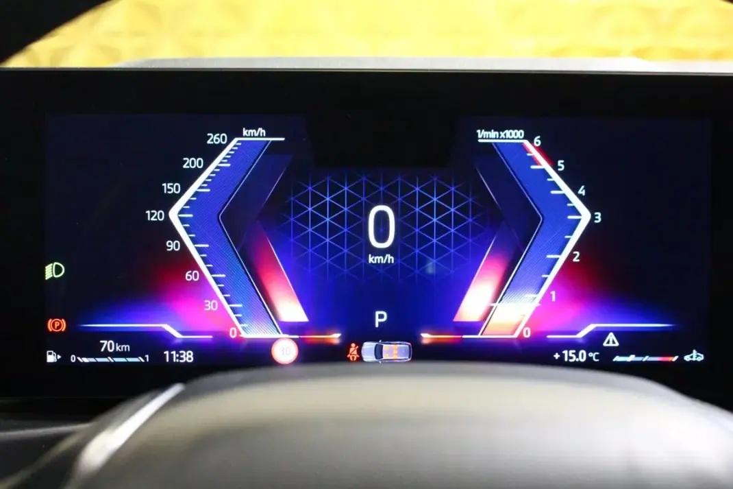 BMW 318 2022 - 27250 EUR, 132000 km - AUTO.MOTO.pt - 132000km - foto 29 de 38