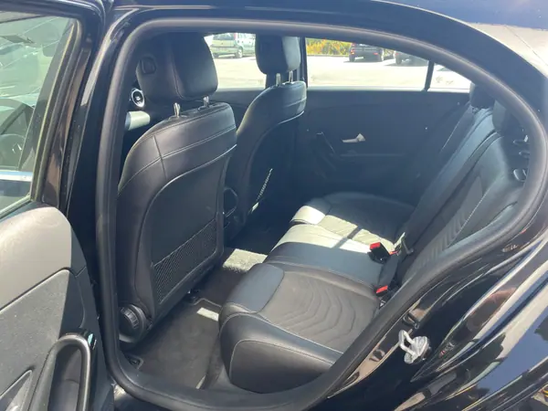 Mercedes-Benz A 180 2019 - 23700 EUR, 76000 km - AUTO.MOTO.pt - 76000km - foto 6 de 7