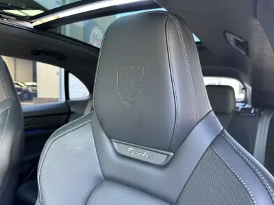 Porsche Macan 2025 - 127000 EUR, 12000 km - AUTO.MOTO.pt - 12000km - foto 57 de 80