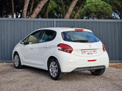 Peugeot 208 Van 1.6 BueHdi 2018 - 9990 EUR, 100238 km - AUTO.MOTO.pt - 100238km - foto 15 de 19