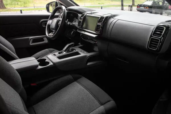 Citroën C5 Aircross 2019 - 10900 EUR, 262996 km - AUTO.MOTO.pt - 262996km - foto 26 de 41