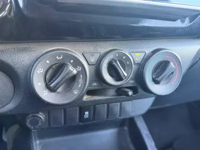 Toyota Hilux 2018 — photo 6 of 11