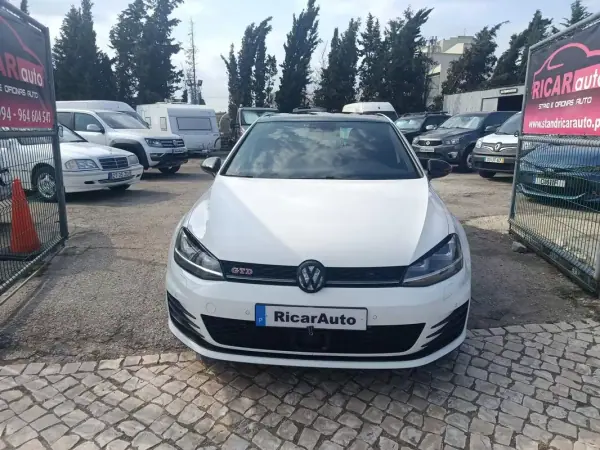 Volkswagen Golf 2014 - 17500 EUR, 162848 km - AUTO.MOTO.pt - 162848km - foto 30 de 57