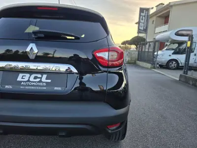 Renault Captur 2016 - 11990 EUR, 118000 km - AUTO.MOTO.pt - 118000km - foto 10 de 32
