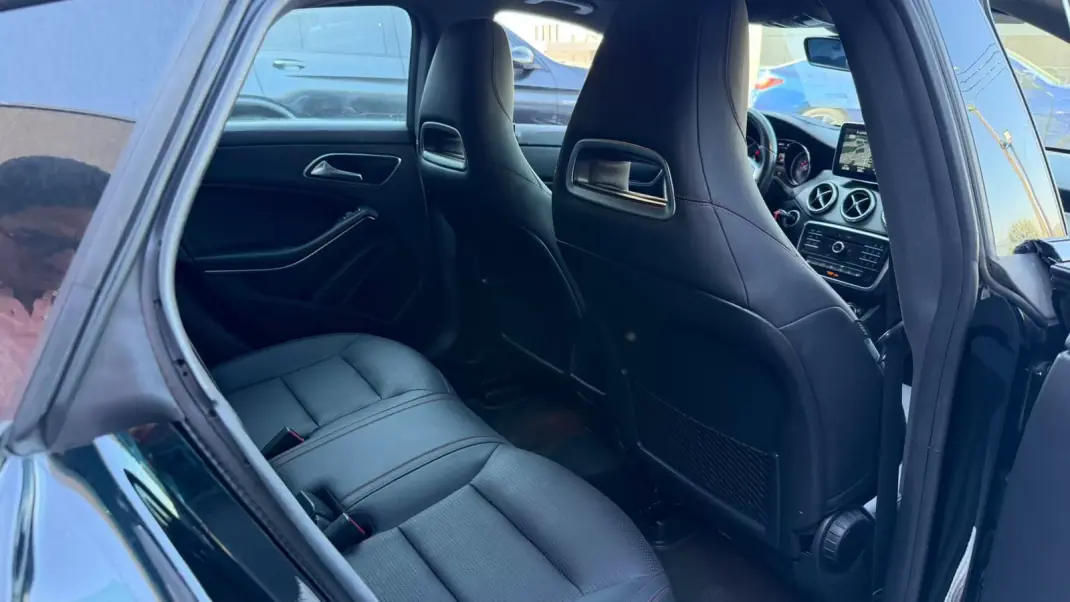 Mercedes-Benz CLA 200 2015 - 16900 EUR, 257000 km - 257000km - foto 8 de 9