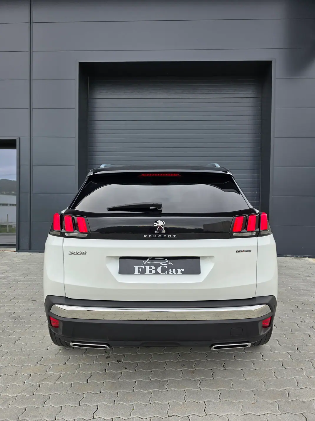 Peugeot 3008 2018 - 22290 EUR, 95000 km - AUTO.MOTO.pt - 95000km - foto 7 de 10