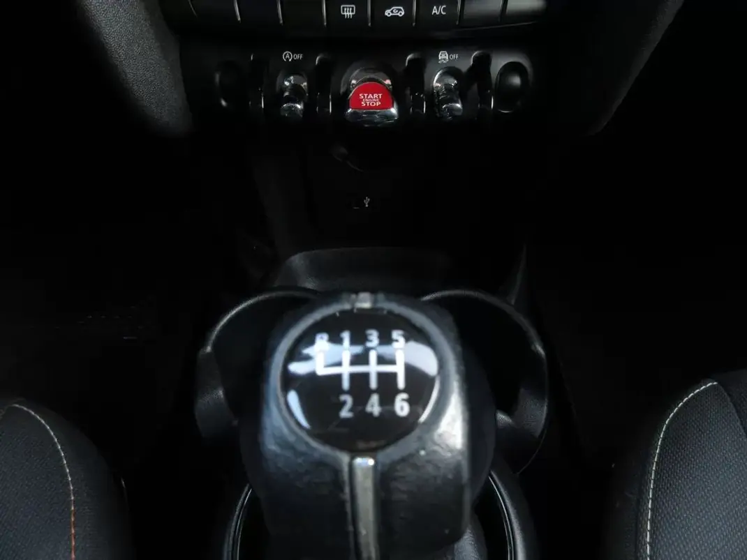MINI Cooper 2021 - 19990 EUR, 90000 km - AUTO.MOTO.pt - 90000km - foto 45 de 52