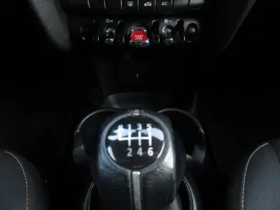 MINI Cooper 2021 - 19990 EUR, 90000 km - AUTO.MOTO.pt - 90000km - foto 45 de 52
