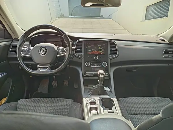 Renault Talisman Sport Tourer 2018 - 15750 EUR, 107000 km - AUTO.MOTO.pt - 107000km - foto 9 de 10