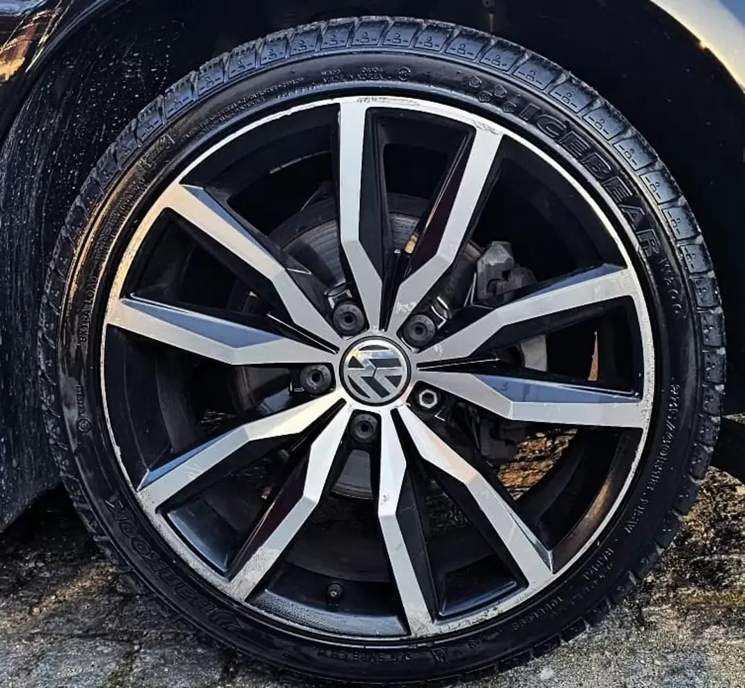 Volkswagen Scirocco 2015 - 18999 EUR, 160000 km - AUTO.MOTO.pt - 160000km - foto 15 de 18