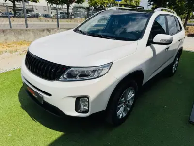 Kia Sorento 2015 - 18900 EUR, 199000 km - AUTO.MOTO.pt - 199000km - foto 10 de 30