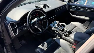 Porsche Cayenne 2020 - 54900 EUR, 160000 km - AUTO.MOTO.pt - 160000km - foto 6 de 14