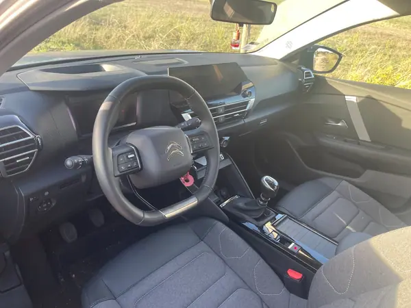 Citroën C4 2023 - 15000 EUR, 80000 km - AUTO.MOTO.pt - 80000km - foto 8 de 13