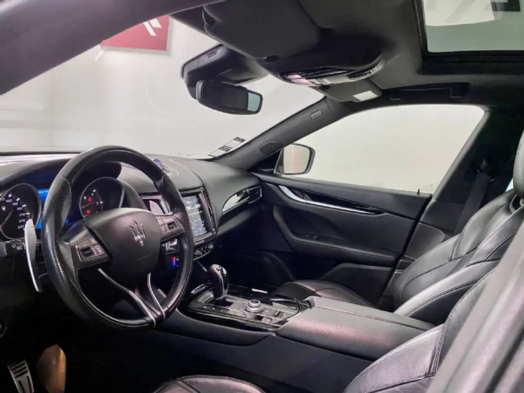Maserati Levante 2016 - 44500 EUR, 232000 km - AUTO.MOTO.pt - 232000km - foto 16 de 55