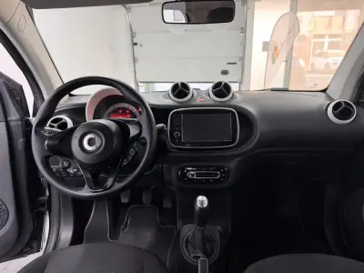 Smart ForTwo Coupé 2016 - 8990 EUR, 106408 km - AUTO.MOTO.pt - 106408km - foto 11 de 14