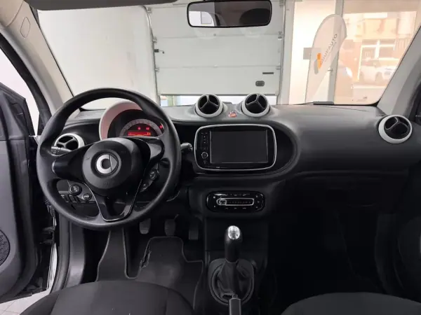 Smart ForTwo Coupé 2016 - 8990 EUR, 106408 km - AUTO.MOTO.pt - 106408km - foto 11 de 14