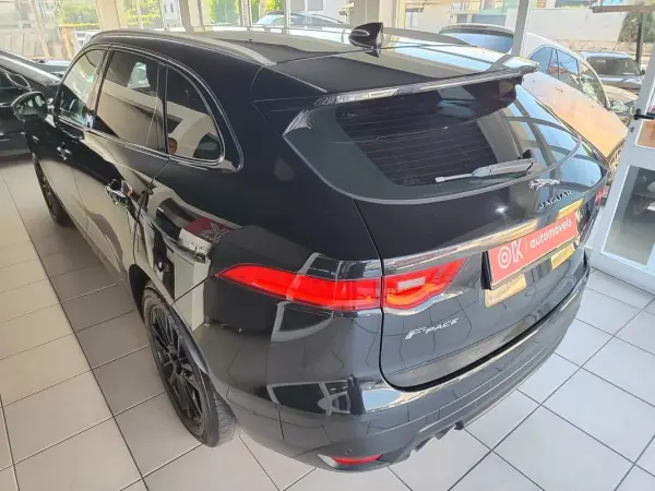 Jaguar F-Pace 2017 - 19750 EUR, 156000 km - AUTO.MOTO.pt - 156000km - foto 10 de 43