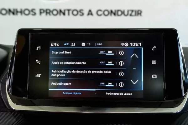 Peugeot 2008 2021 - 17500 EUR, 69230 km - AUTO.MOTO.pt - 69230km - foto 14 de 26