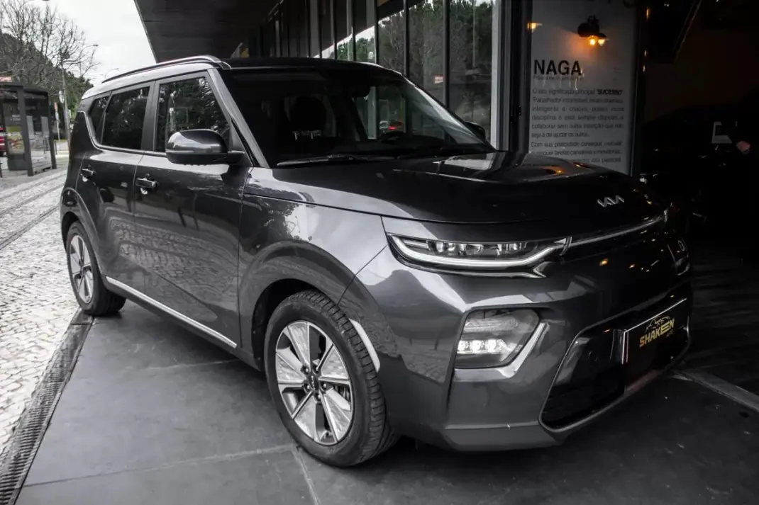 Kia e-Soul 2022 - 18900 EUR, 38143 km - AUTO.MOTO.pt - 38143km - foto 11 de 46