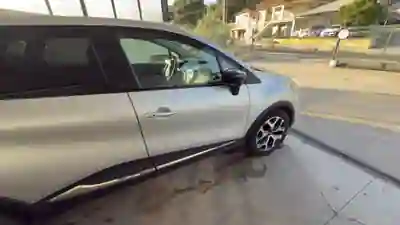 Renault Captur 2019 - 13249 EUR, 125000 km - AUTO.MOTO.pt - 125000km - foto 5 de 16