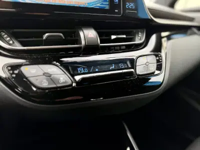 Toyota C-HR 2019 - 23950 EUR, 84000 km - AUTO.MOTO.pt - 84000km - foto 23 de 24