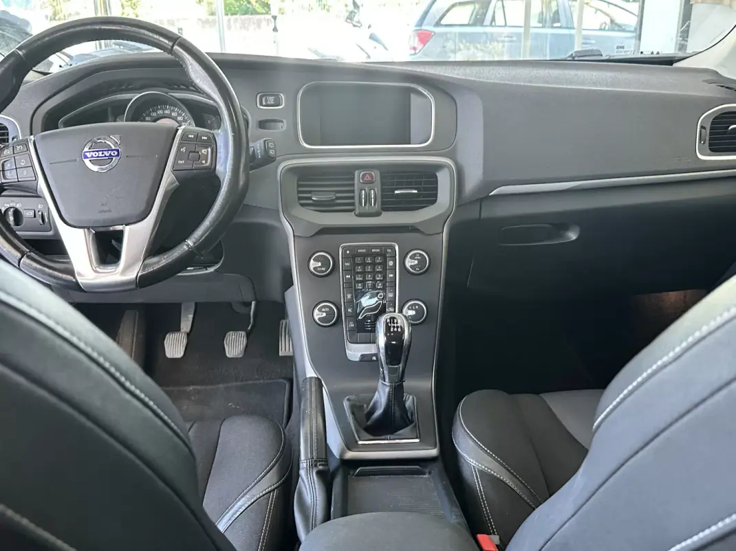 Volvo V40 2014 - 9840 EUR, 209700 km - 209700km - foto 12 de 23