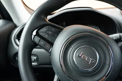 Jeep Renegade 2022 - 20950 EUR, 100930 km - AUTO.MOTO.pt - 100930km - foto 14 de 25