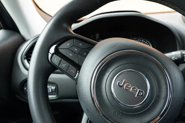 Jeep Renegade 2022 - 20950 EUR, 100930 km - AUTO.MOTO.pt - 100930km - foto 14 de 25