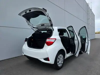 Toyota Yaris 2019 - 11500 EUR, 35900 km - AUTO.MOTO.pt - 35900km - foto 6 de 21