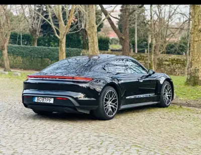 Porsche Taycan 2021 - 53950 EUR, 156280 km - AUTO.MOTO.pt - 156280km - foto 8 de 27
