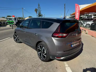 Renault Grand Scénic 2018 - 18950 EUR, 158458 km - AUTO.MOTO.pt - 158458km - foto 2 de 10