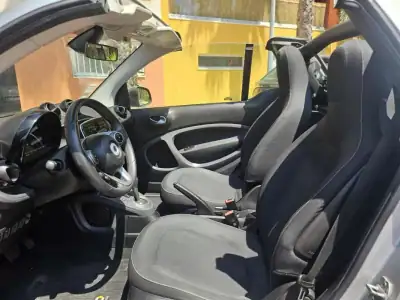 Smart Fortwo Cabrio 2016 - 10780 EUR, 139000 km - AUTO.MOTO.pt - 139000km - foto 3 de 17