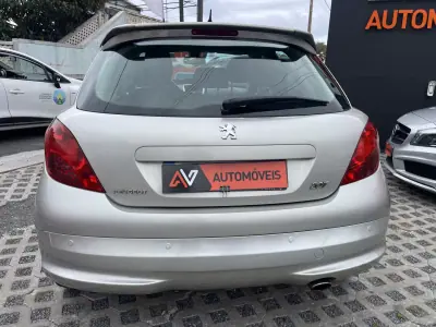 Peugeot 207 2006 - 4950 EUR, 248861 km - AUTO.MOTO.pt - 248861km - foto 6 de 12