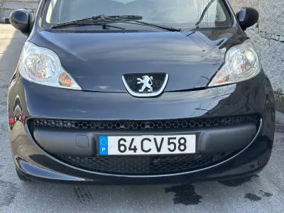 Peugeot 107 2007 - 5500 EUR, 104000 km - AUTO.MOTO.pt - 104000km - foto 10 de 45