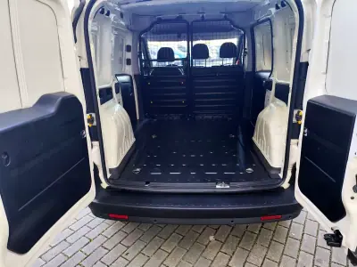 Fiat Doblo 1.3 Multijet ,3Lug. ,Iva Dedutivel 2017 - 9980 EUR, 85000 km - AUTO.MOTO.pt - 85000km - foto 12 de 26