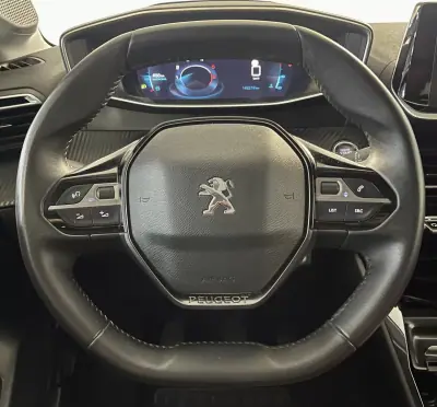Peugeot 208 2021 - 13500 EUR, 146000 km - AUTO.MOTO.pt - 146000km - foto 17 de 33