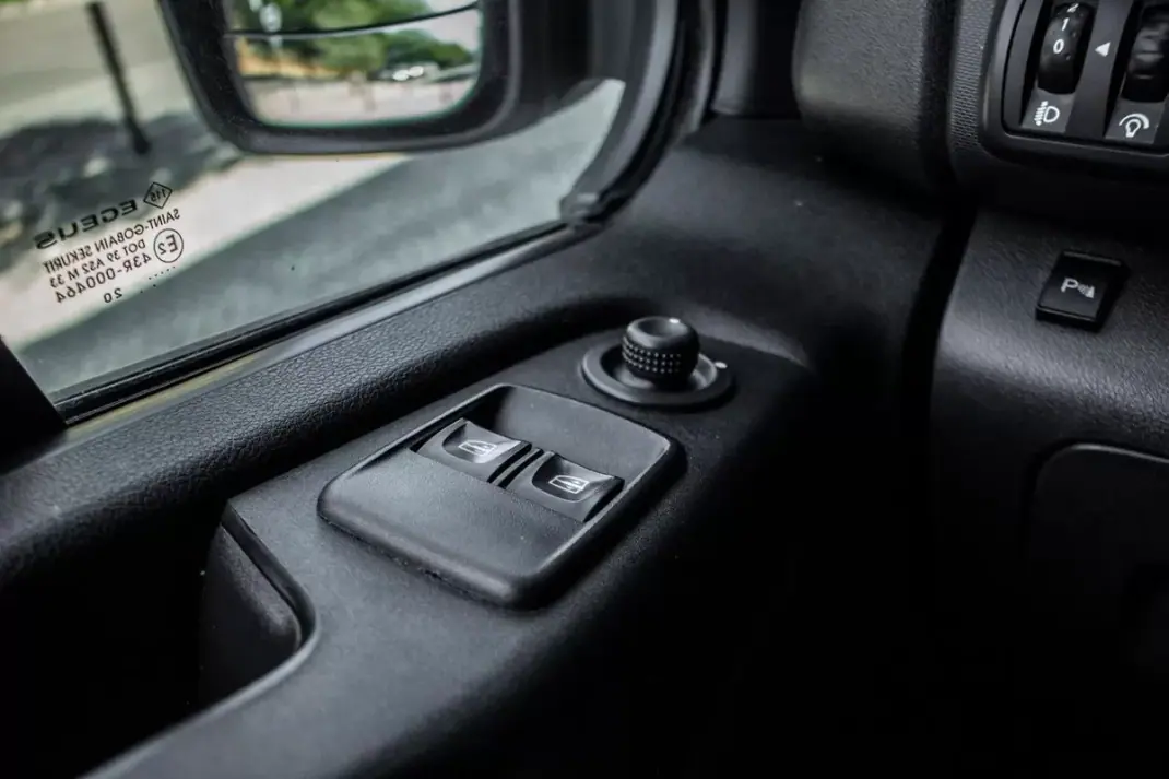 Renault Trafic 2020 - 28990 EUR, 126359 km - AUTO.MOTO.pt - 126359km - foto 16 de 41