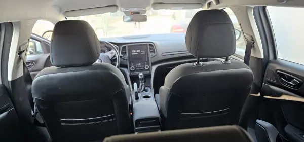 Renault Mégane 2017 - 14900 EUR, 94242 km - AUTO.MOTO.pt - 94242km - foto 11 de 13