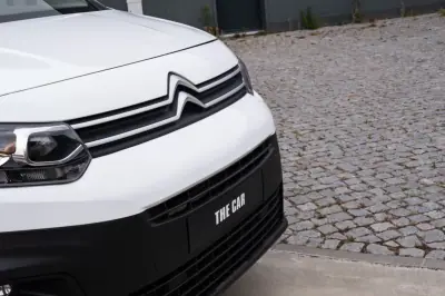 Citroën Berlingo hdi 2021 - 14900 EUR, 116000 km - AUTO.MOTO.pt - 116000km - foto 2 de 23