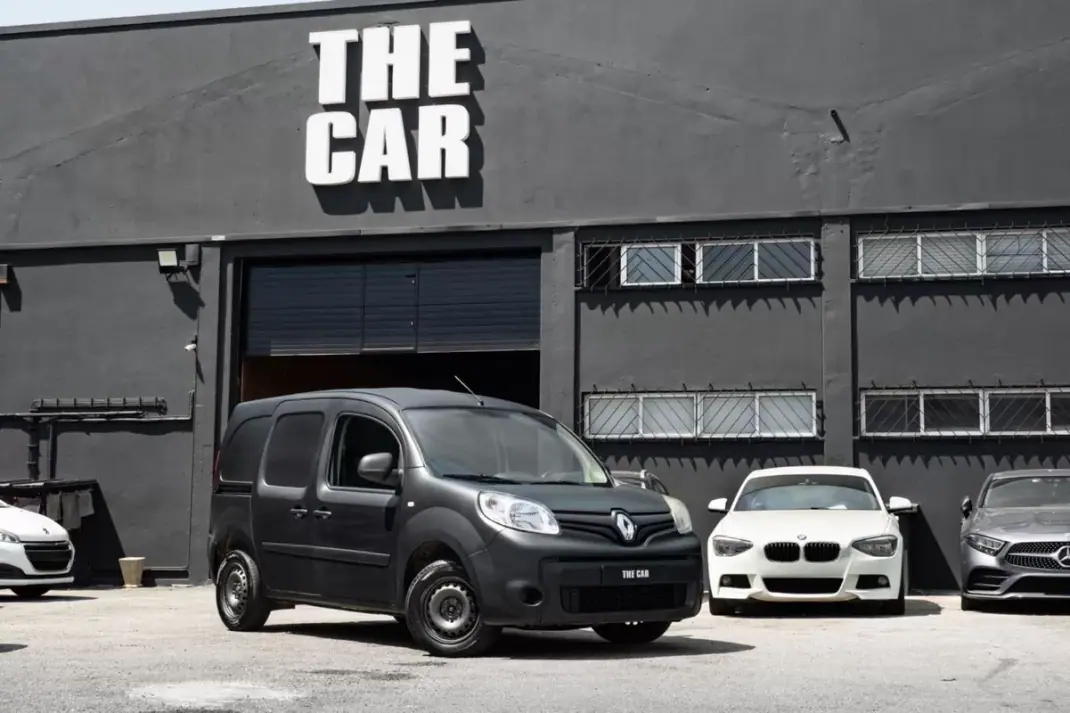 Renault Kangoo 2017 - 7900 EUR, 330000 km - AUTO.MOTO.pt - 330000km - foto 1 de 10
