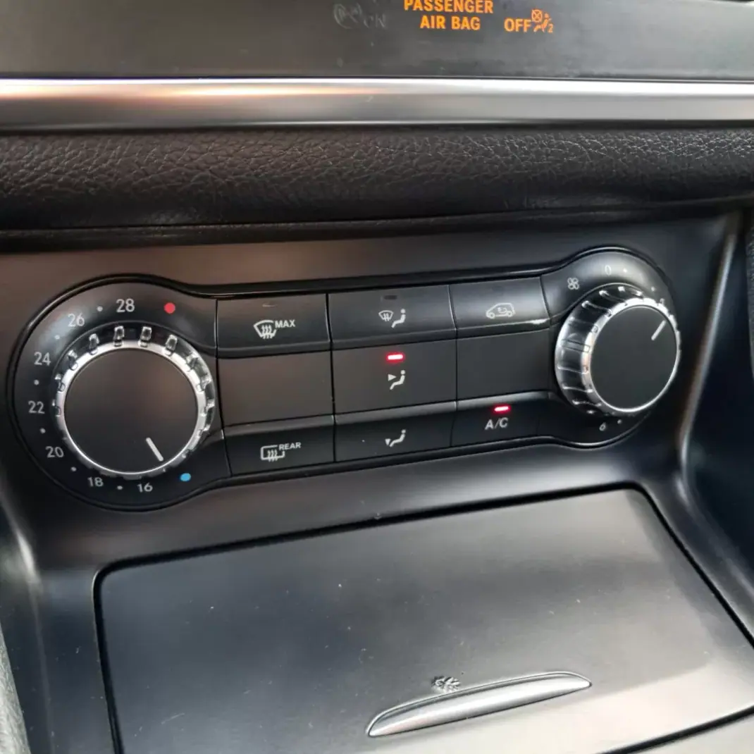 Mercedes-Benz CLA 220 2015 - 17690 EUR, 199000 km - 199000km - foto 12 de 14