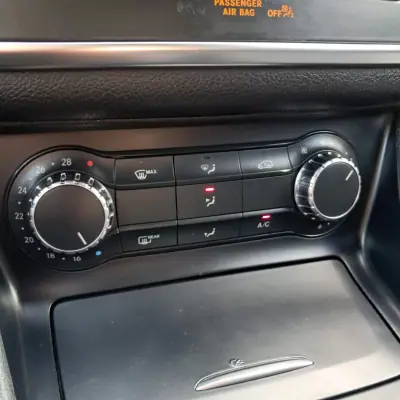 Mercedes-Benz CLA 220 2015 - 17690 EUR, 199000 km - AUTO.MOTO.pt - 199000km - foto 12 de 14