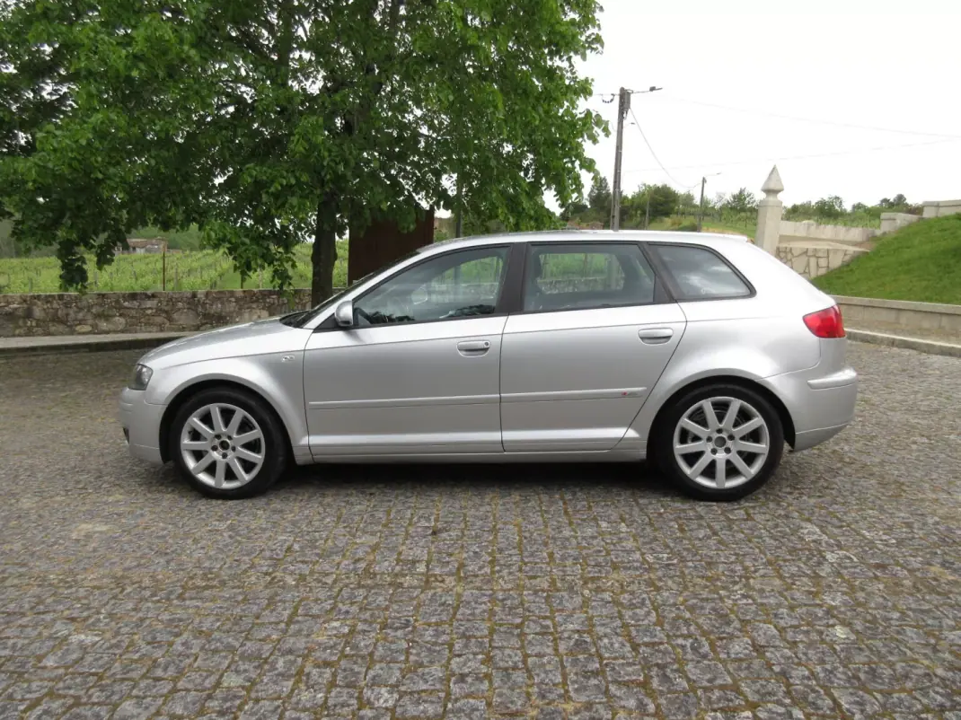 Audi A3 Sportback 2005 - 6990 EUR, 330000 km - AUTO.MOTO.pt - 330000km - foto 4 de 31