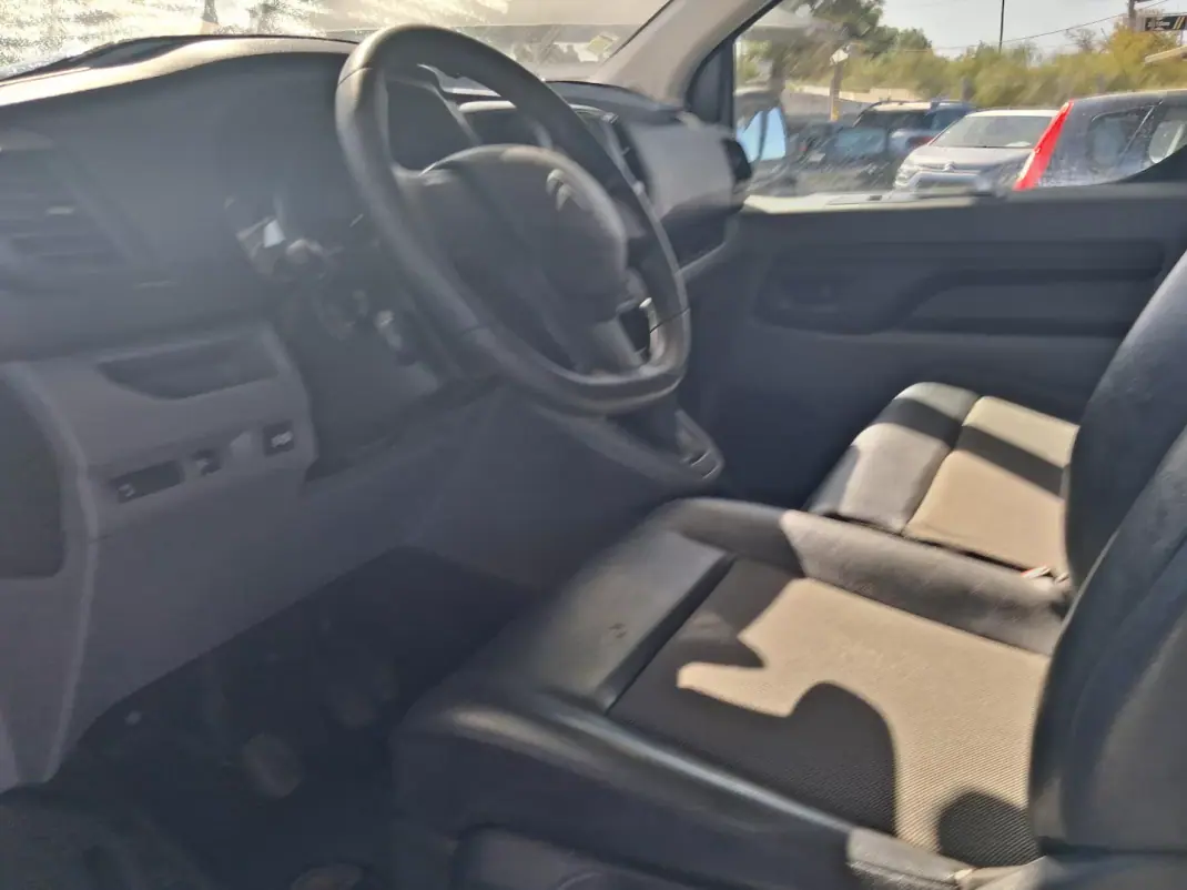 Citroën Jumpy 2019 - 13900 EUR, 160000 km - 160000km - foto 8 de 12